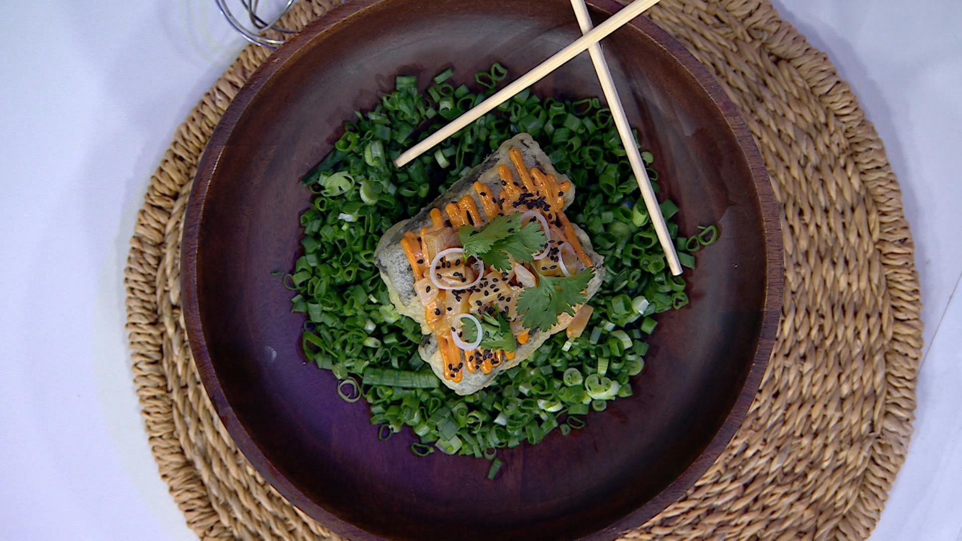 ¡Dale un giro a lo tradicional! Aprende a preparar sushi crujiente y sorprende a tu familia