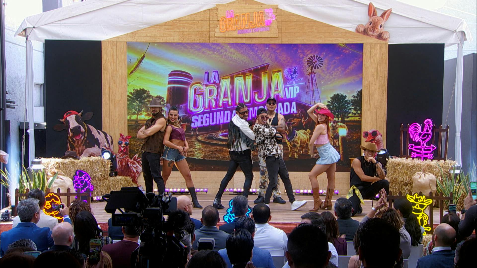 ¡Con letra y coreografía! Así interpretó Rey Grupero el tema oficial de La Granja VIP Segunda Temporada