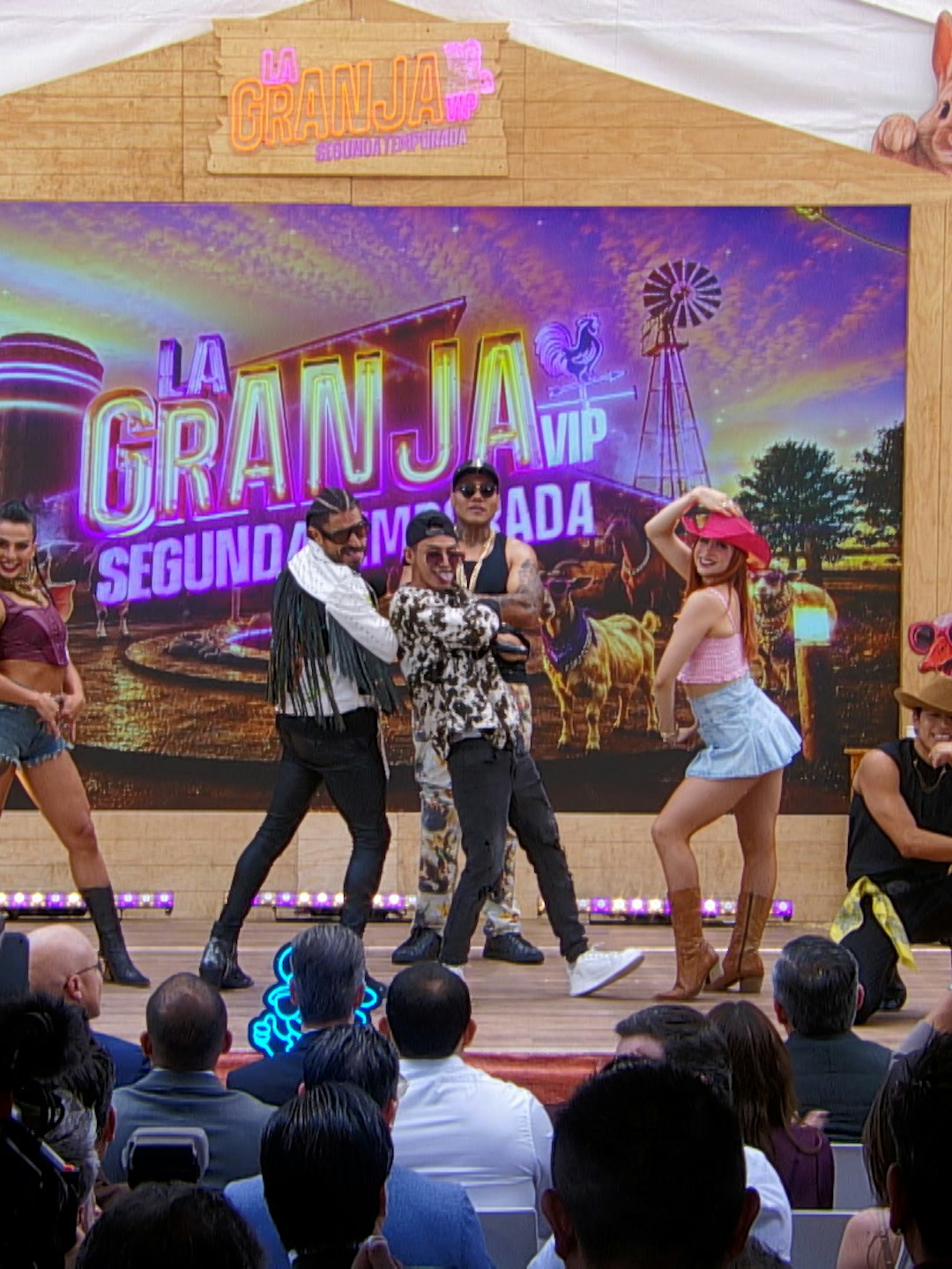 ¡Con letra y coreografía! Así interpretó Rey Grupero el tema oficial de La Granja VIP Segunda Temporada