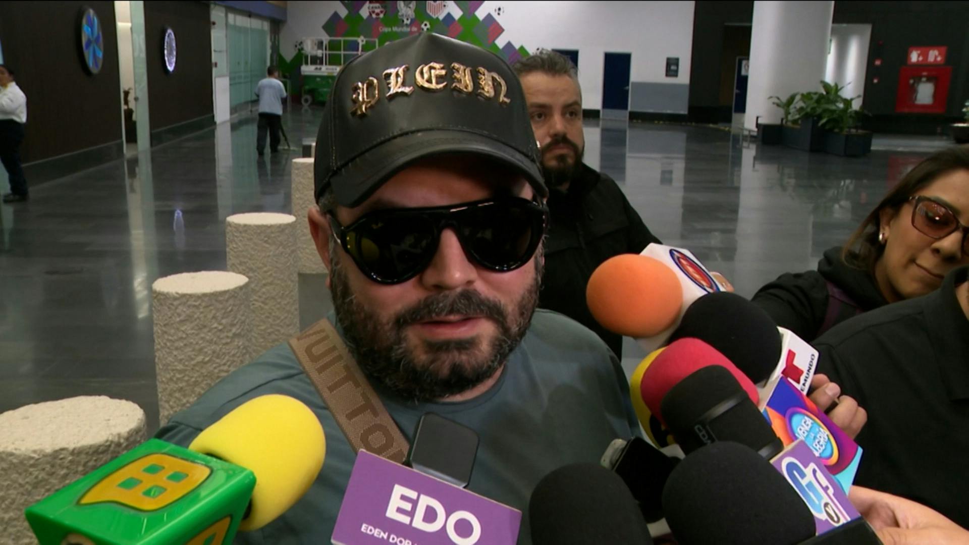 ¿Se burló del vestuario de Sofía Castro? ¡José Eduardo Derbez hace frente a las acusaciones!