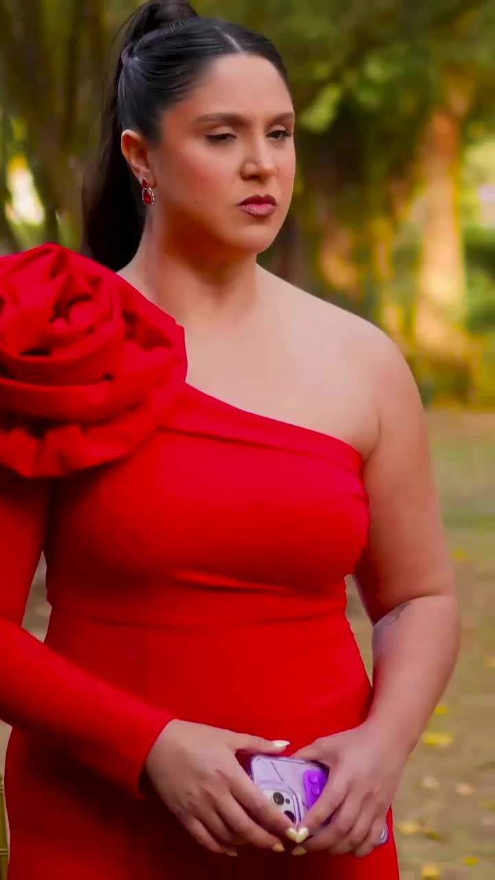 Parte 1 | Llegó a su boda vestida igual que la amante de su prometido