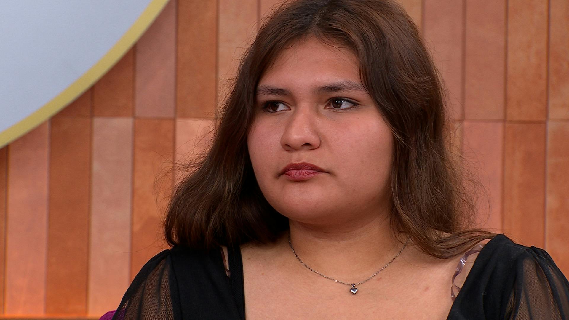 ¡Le da asco! El papá de Susana recoge basura y ella se avergüenza