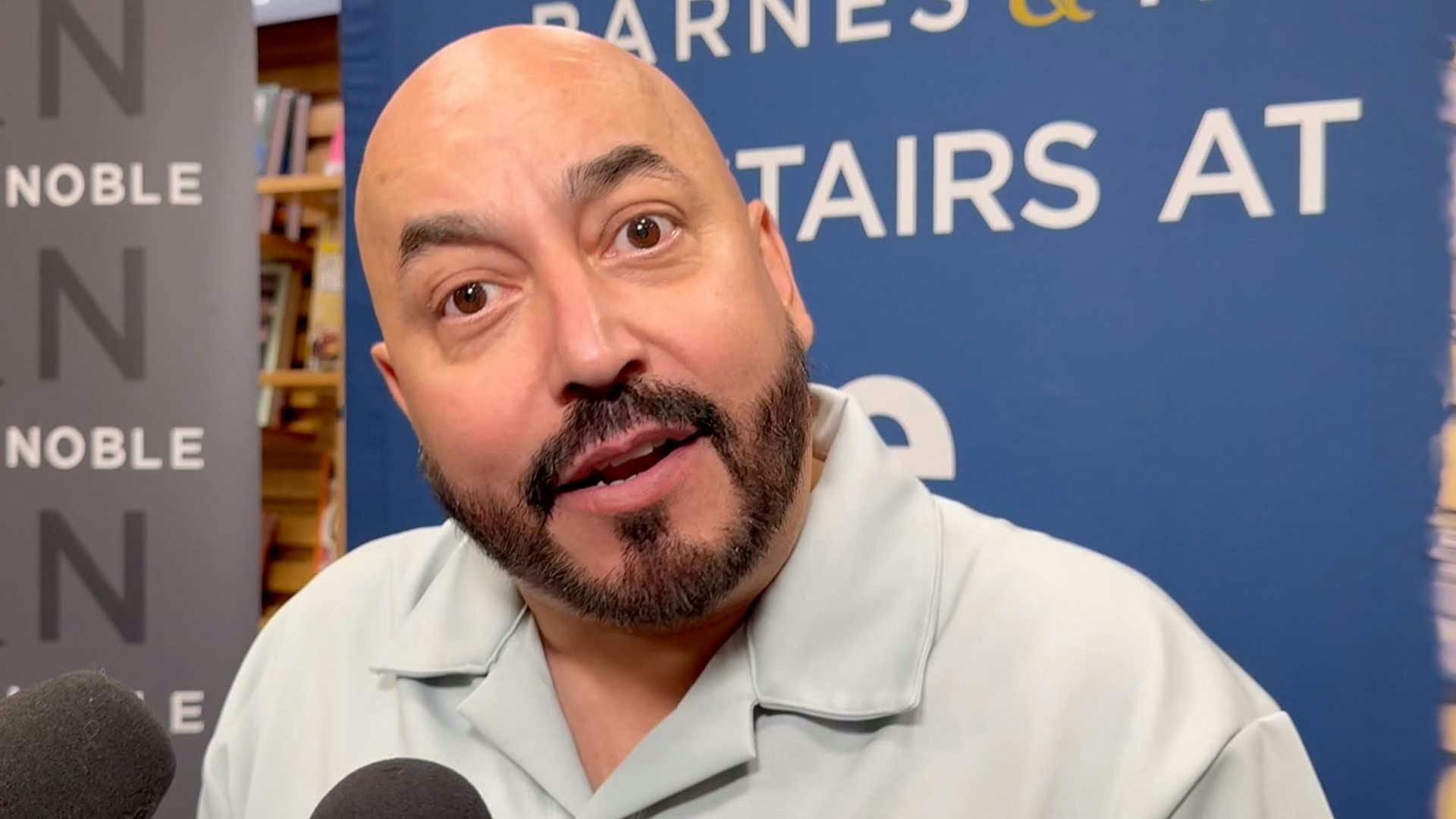 Lupillo rivera confiesa que ha llorado ante la pérdida del oído