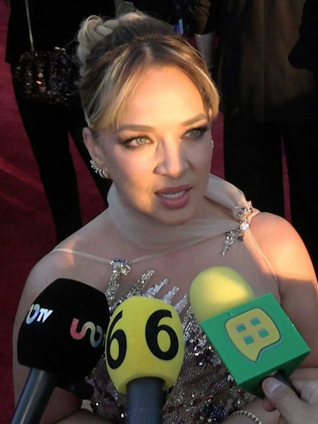 “Sólo ellos pueden hablar”, Adamari López envía mensaje a Angélica Vale sobre su divorcio
