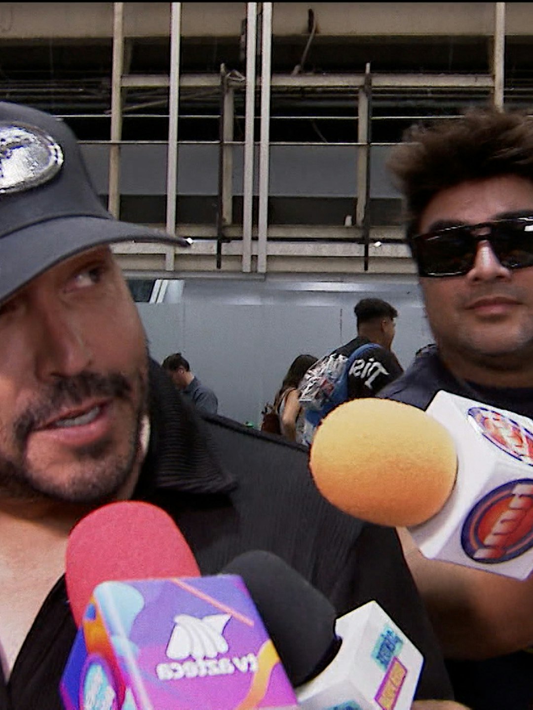Lupillo Rivera si hará un contrato prenupcial con su prometida Taina Pimentel
