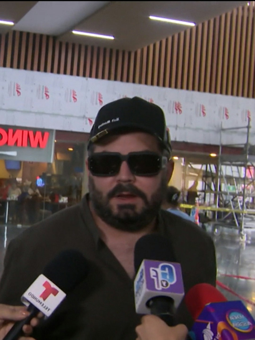 José Eduardo Derbez desconoce que su hermano Vadhir sea víctima de extorsión