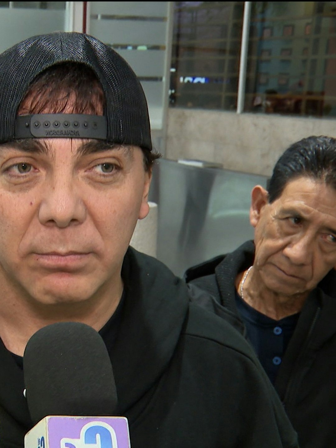 Cristian Castro se declara soltero y niega tener una relación sentimental con Victoria Kühne