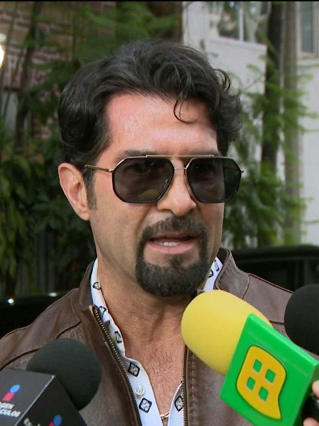 Arturo Carmona confirma su soltería y desata rumores sobre el posible embarazo de su hija Melanie