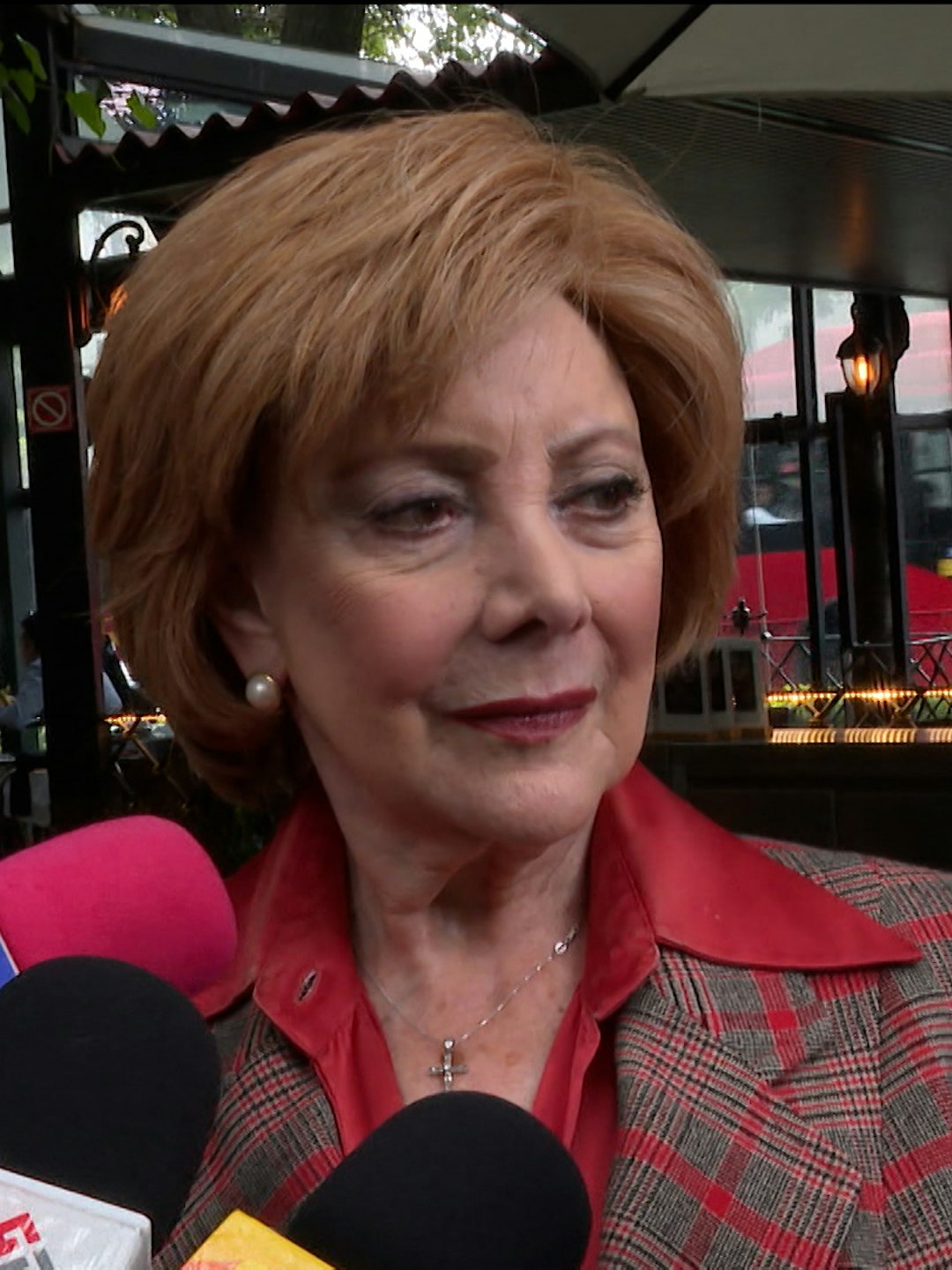 Jacqueline Andere reacciona al distanciamiento de su hijastro, “El Pirru”, con su hijo José Emilio