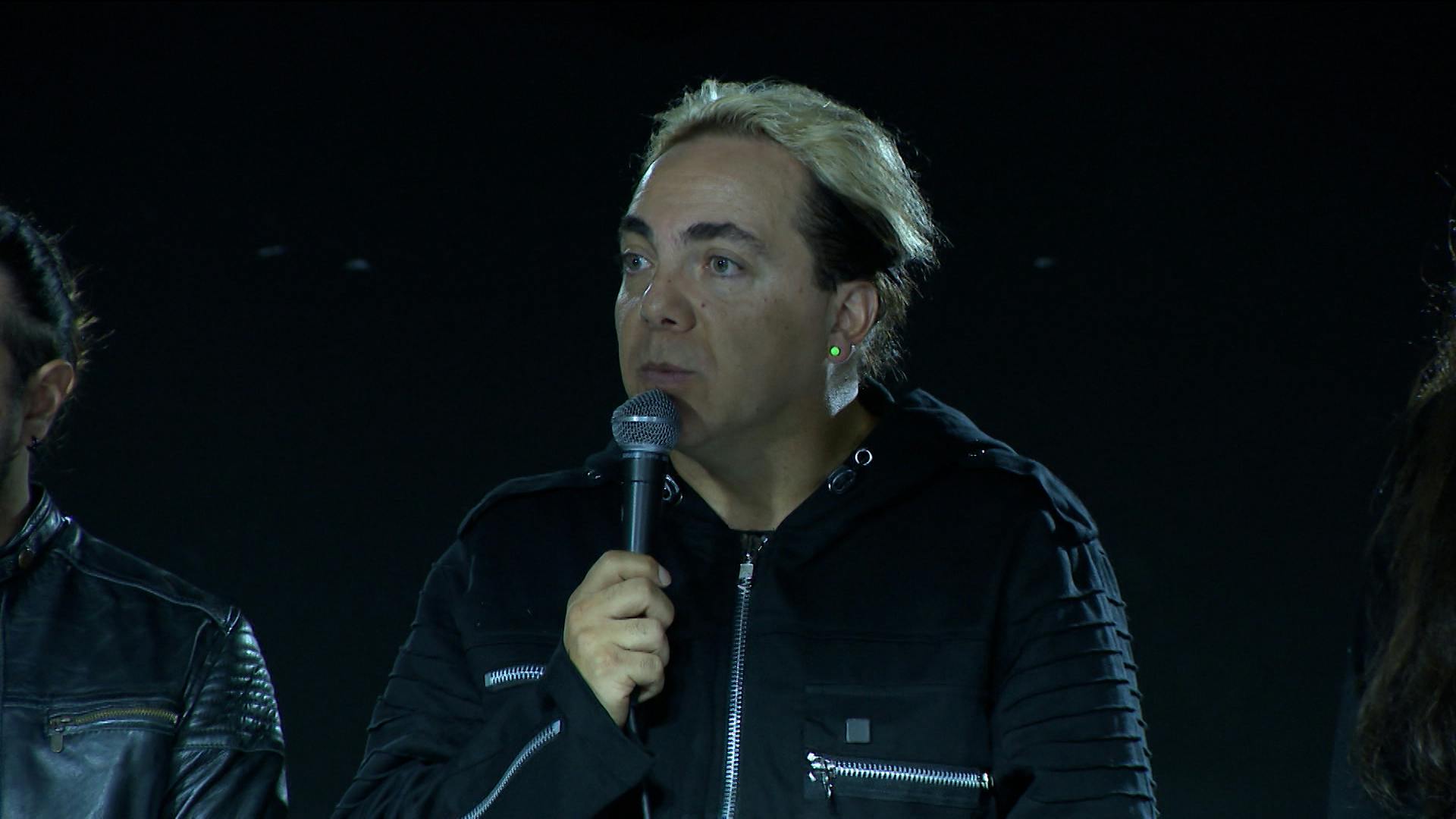 “Espero no sea nada grave”; Cristian Castro rompe el silencio sobre el oxígeno suplementario que Verónica Castro usó en su graduación