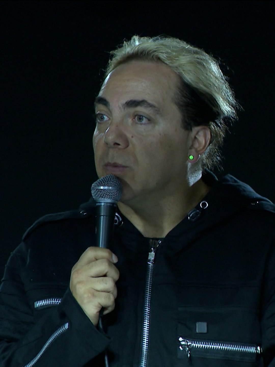 “Espero no sea nada grave”; Cristian Castro rompe el silencio sobre el oxígeno suplementario que Verónica Castro usó en su graduación