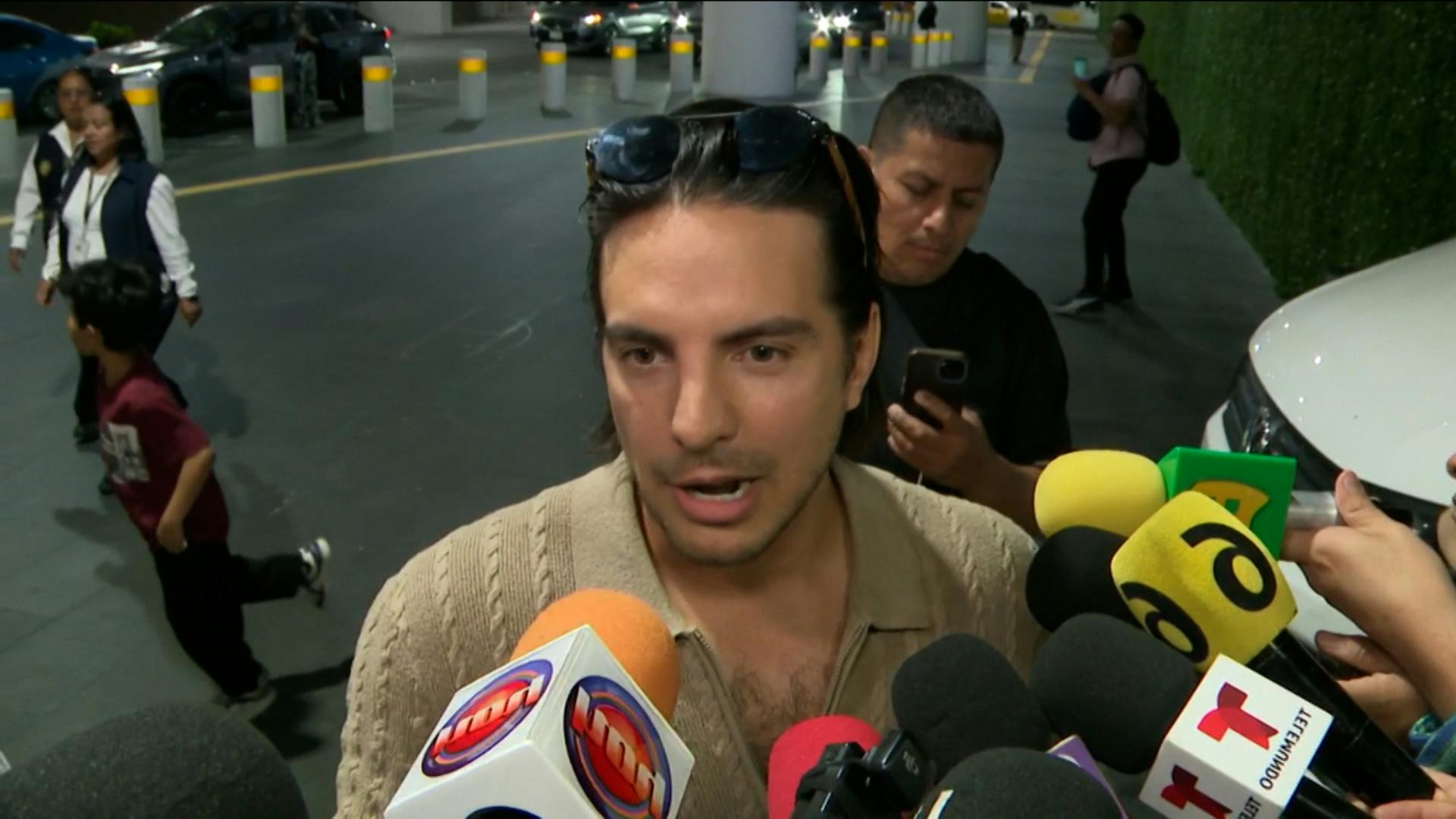 “Hay cosas gravísimas”; Vadhir Derbez reaparece tras acusaciones de abuso y comparte detalles de su batalla legal