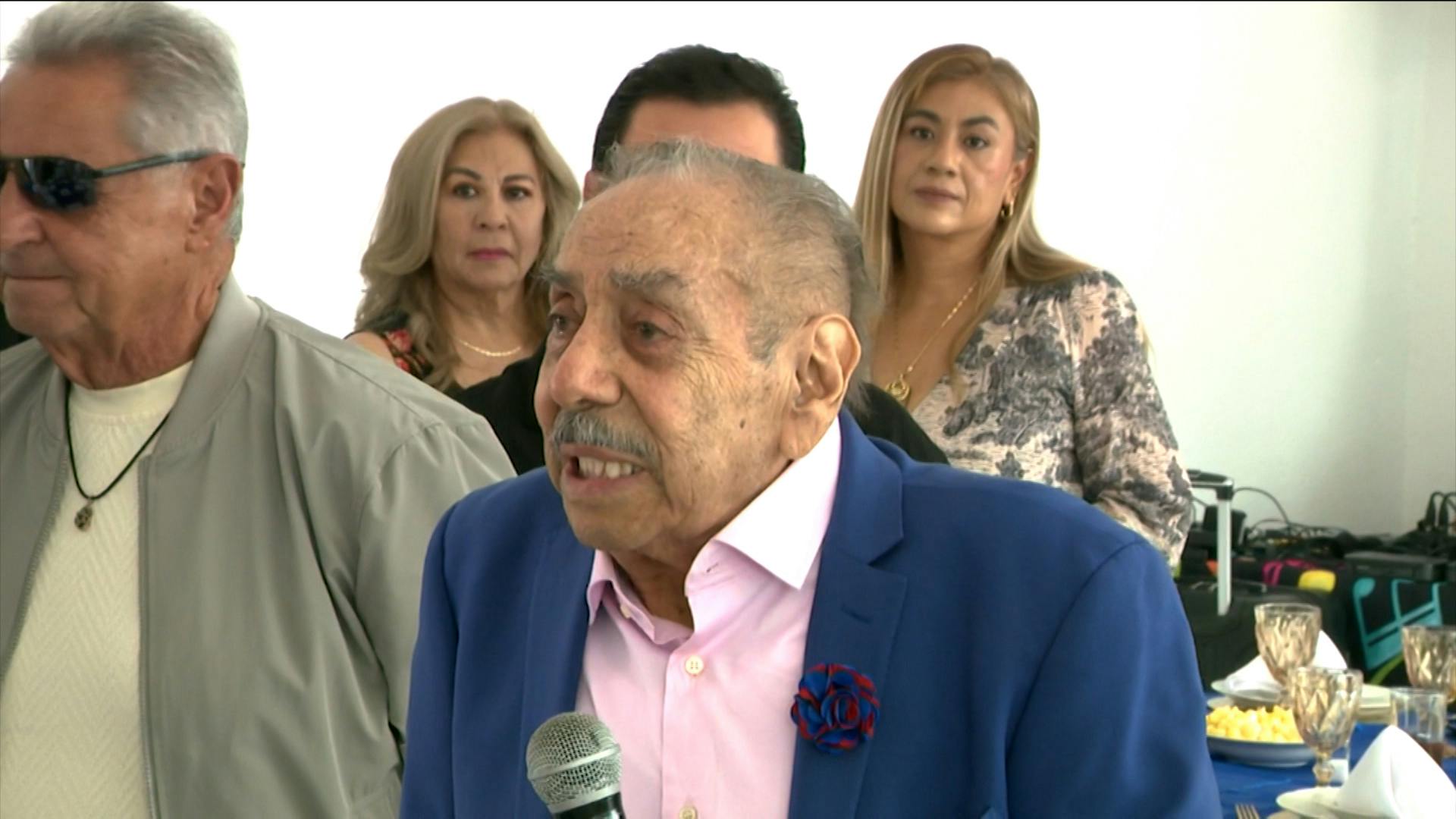 Lalo “El Mimo” celebra su cumpleaños número 90: “Sin ellos no hubiera podido seguir”