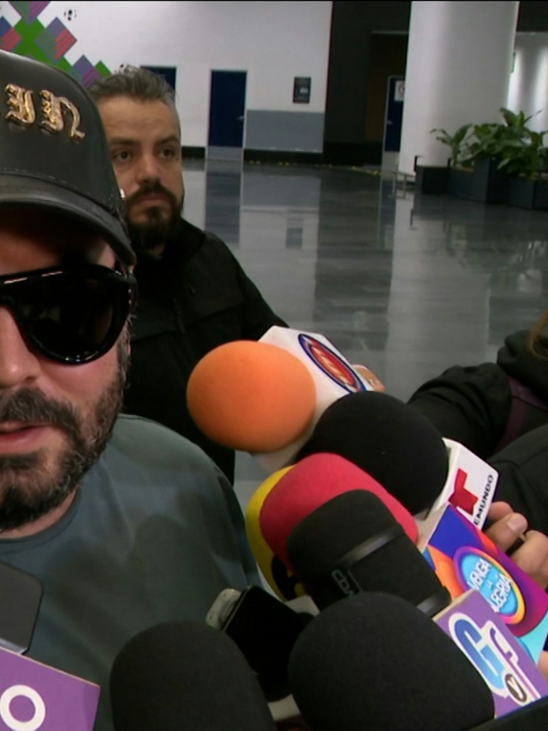 ¿Se burló del vestuario de Sofía Castro? ¡José Eduardo Derbez hace frente a las acusaciones!