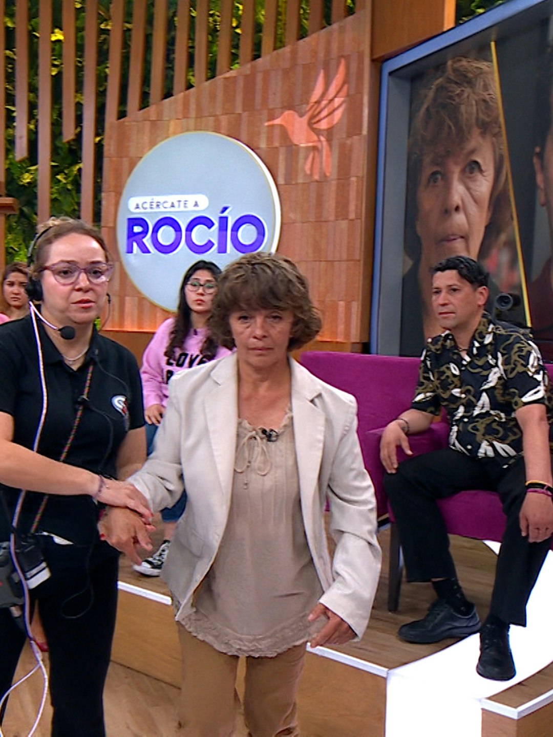 A él lo defiende y yo en la calle | Programa del 3 de junio 2026 de Acércate a Rocío