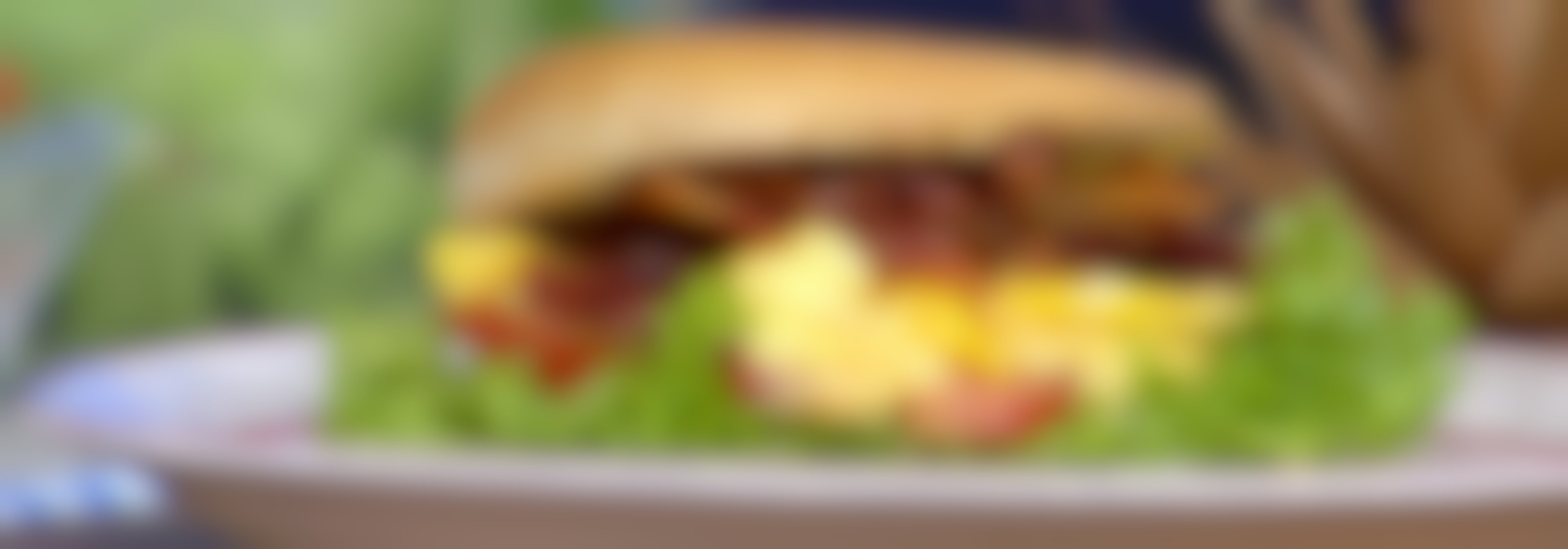¿Hamburguesas para desayunar? ¡Claro que sí! Checa esta receta con mermelada de tocino y sorprender a toda tu familia