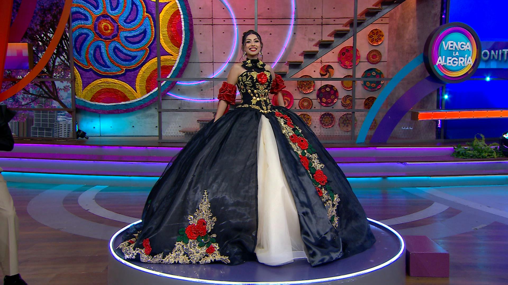 ¡Fiestas patrias con mucho glamur! Checa esta pasarela de vestidos mexicanos para las fiestas patrias
