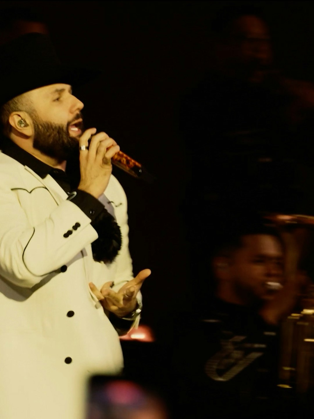 Exclusiva: así se vivieron los primeros conciertos de Carín León en La Esfera de Las Vegas