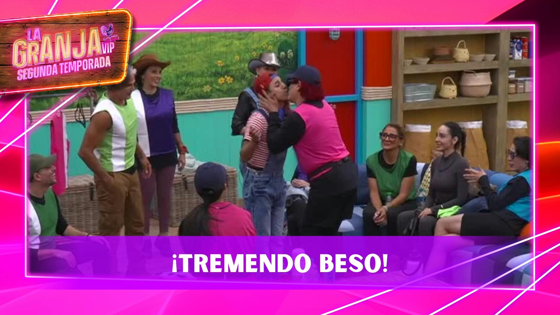 Los Granjeros crean su propia canción y Pimpinela Escarlata le roba TREMENDO BESO a Kevyn “Bicolor” en La Granja VIP