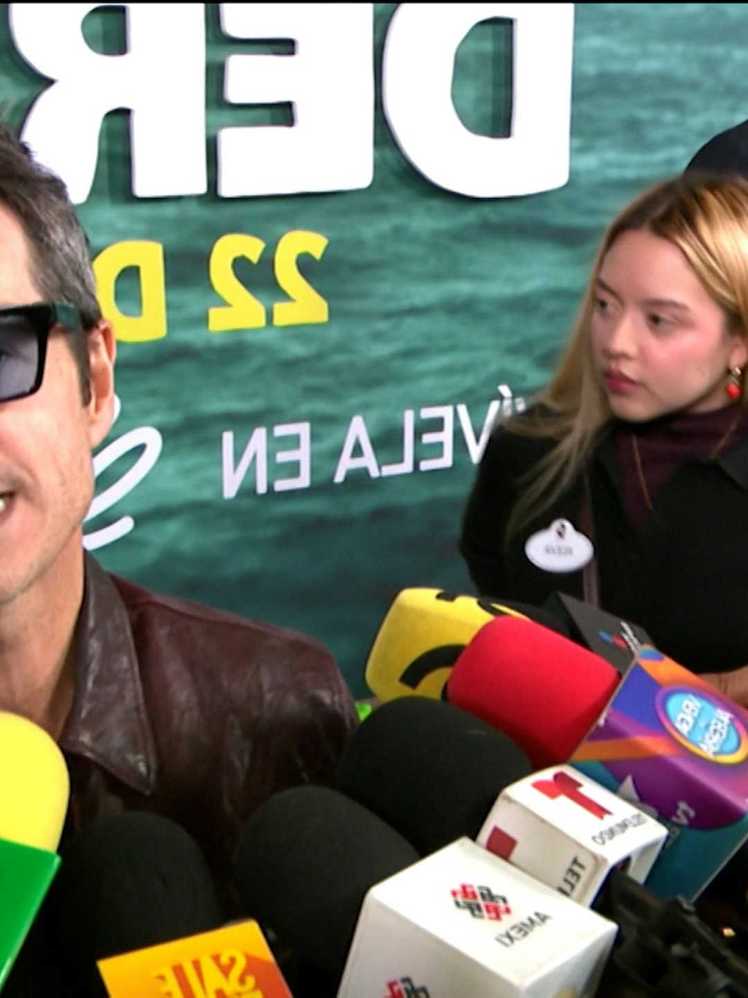 Mauricio Ochmann asiste a premier con sus hijas y muestra su lado más familiar