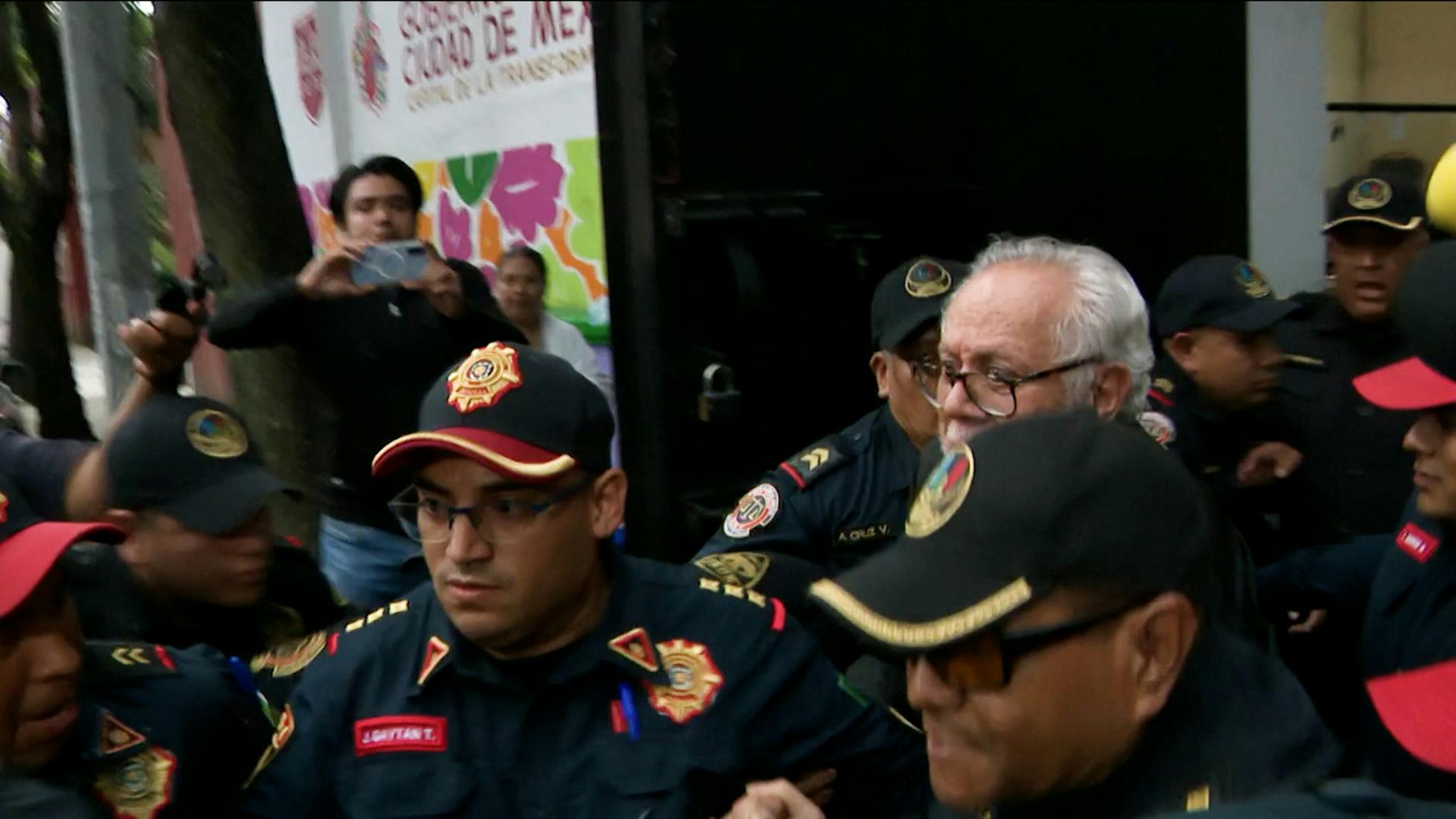 Así se vivó la liberación de Luis de Llano tras ser detenido por incumplimiento de sentencia en el caso de Sasha Sokol
