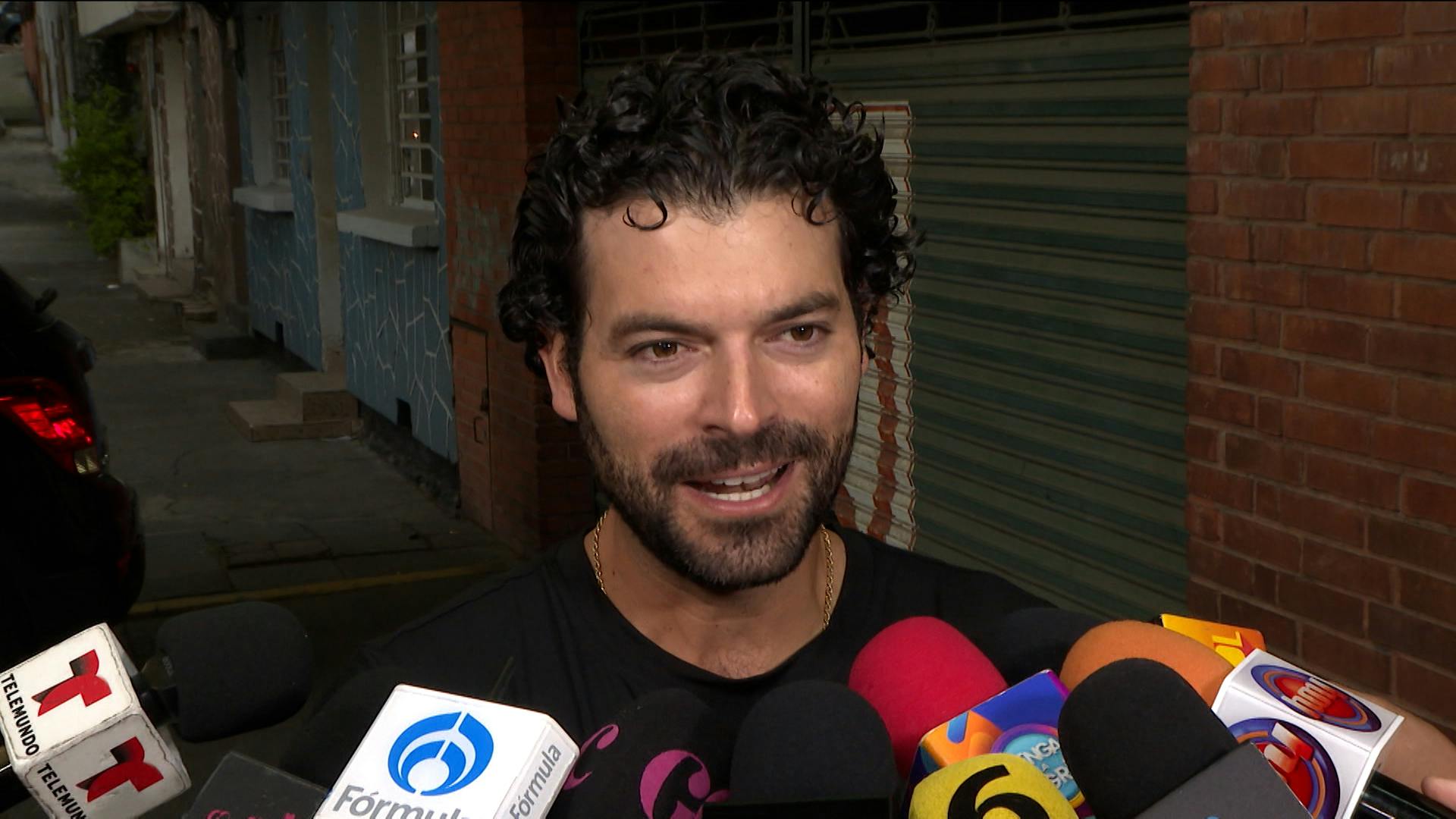 ¡Adrián Di Monte se estrena en la música y lanza mensajes a Michelle Vieth y Natalia Alcocer!