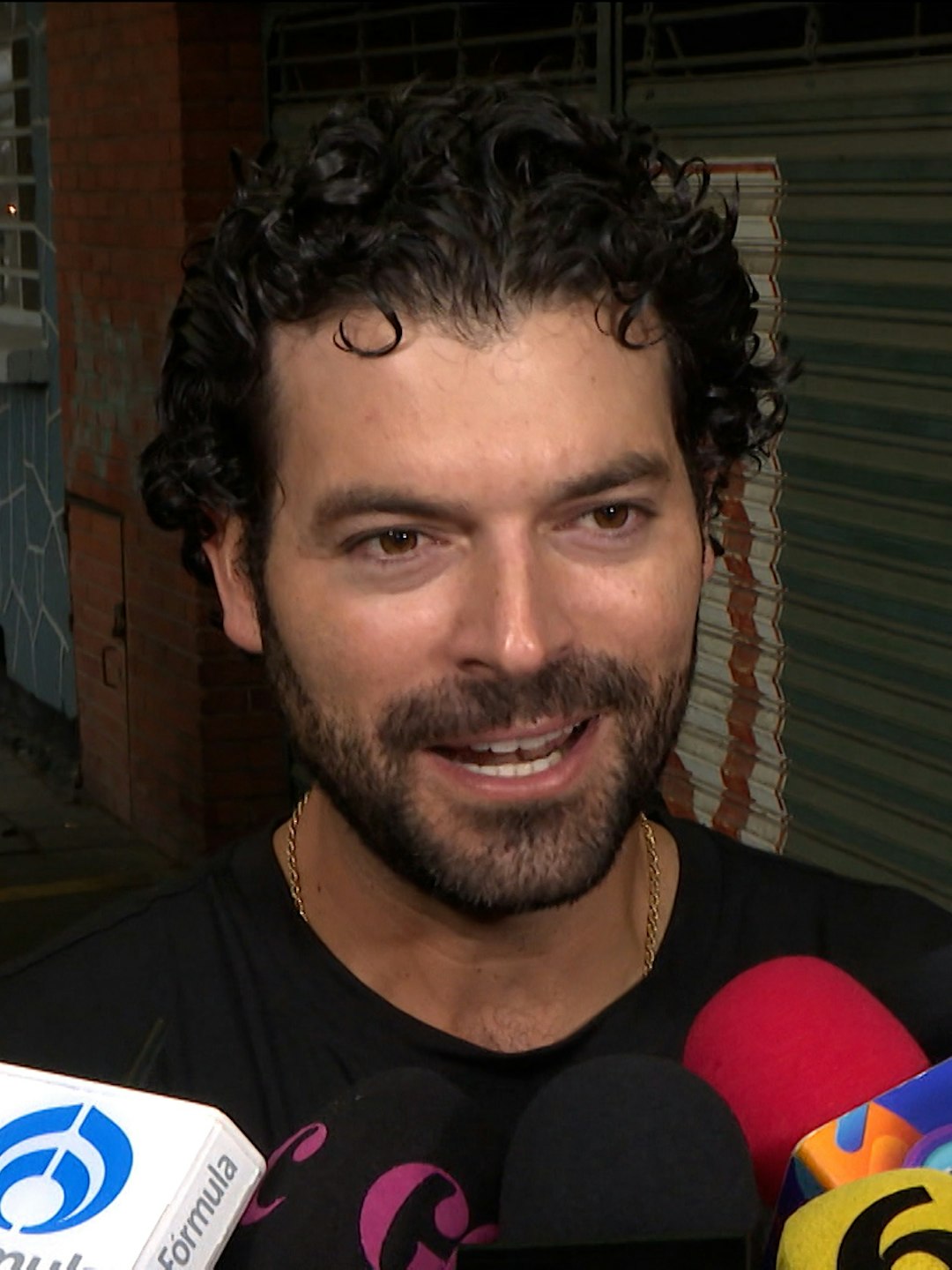 ¡Adrián Di Monte se estrena en la música y lanza mensajes a Michelle Vieth y Natalia Alcocer!