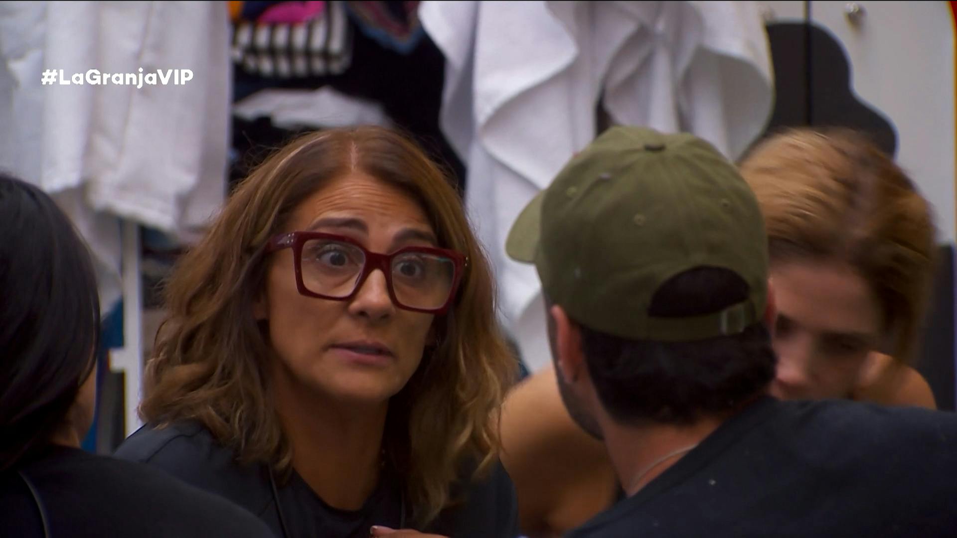 “Su papel de víctima me lo paso por la...”, Azalia declara la guerra a Rafa Mercadante ante Mane, Kunno y Natalia en La Granja VIP