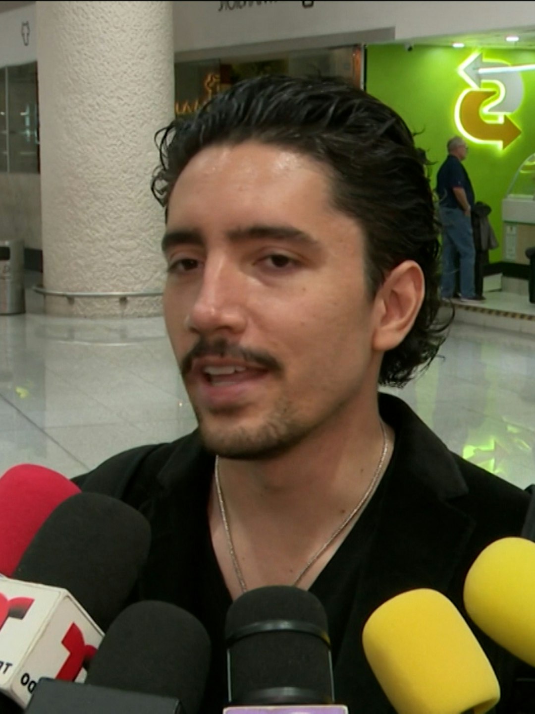 Alex Fernández anuncia el lanzamiento musical de un nuevo miembro de la dinastía: “Está súper emocionada”