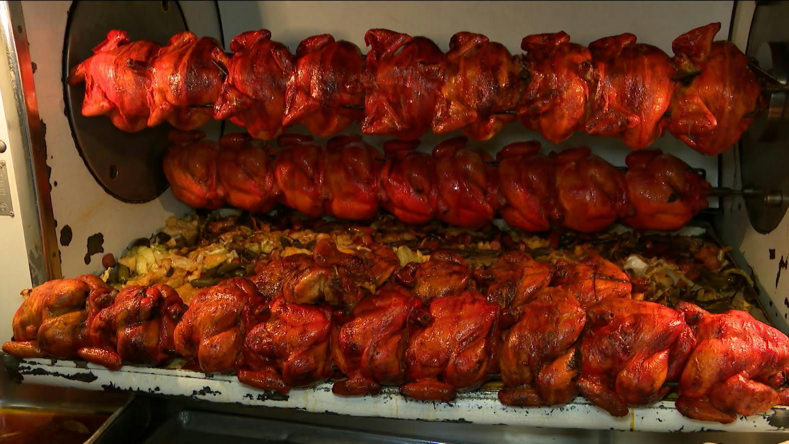 La Pura Sabrosura descubre pollos rostizados con más de 50 años de tradición