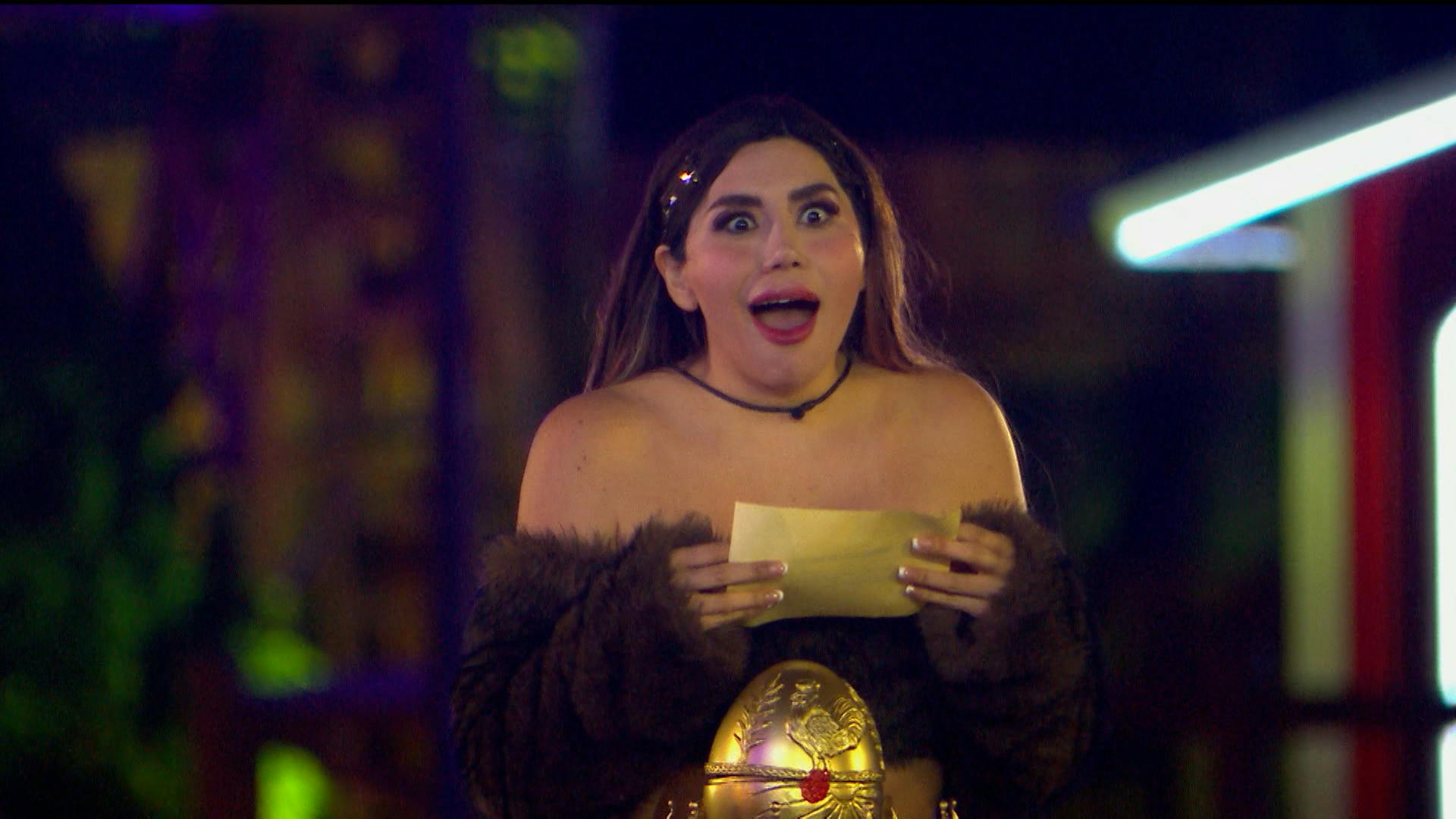 La Bebeshita se convirtió en la SORPRESA de la noche al ganar el HUEVO DORADO