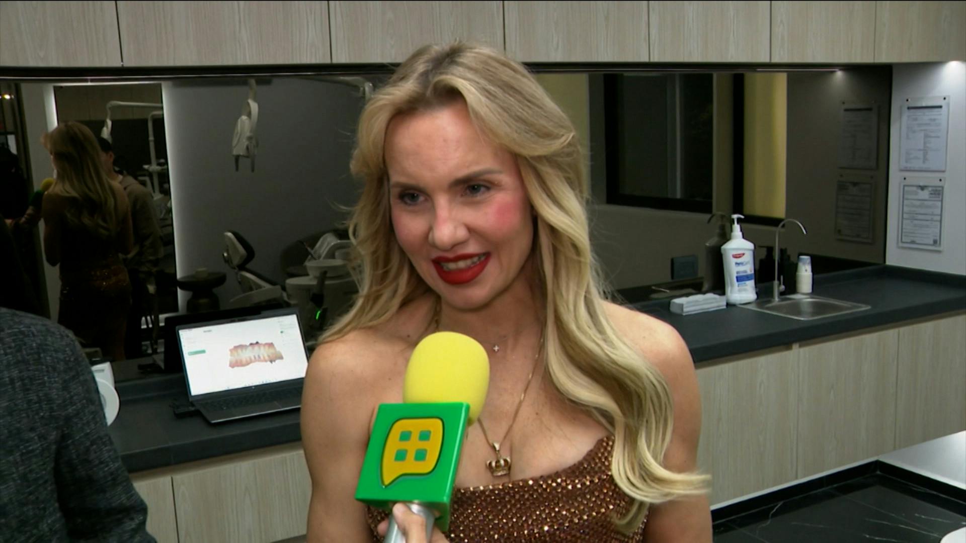 “La familia se arregla en casa”; Michelle Vieth reacciona al conflicto que enfrenta con su hijo Leandro