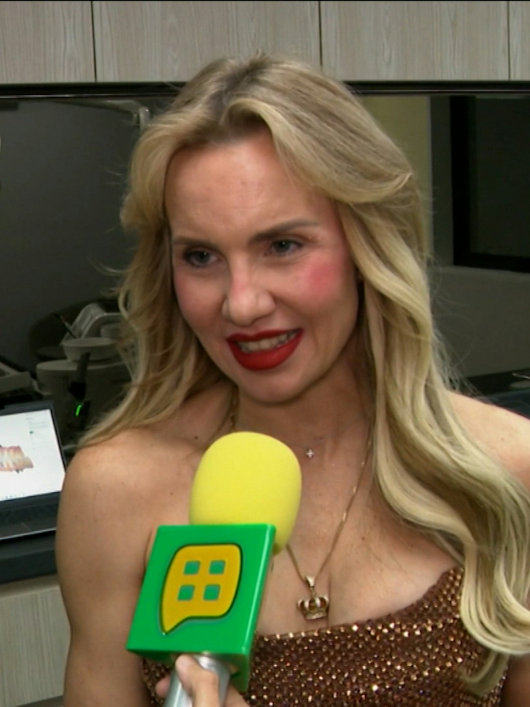 “La familia se arregla en casa”; Michelle Vieth reacciona al conflicto que enfrenta con su hijo Leandro