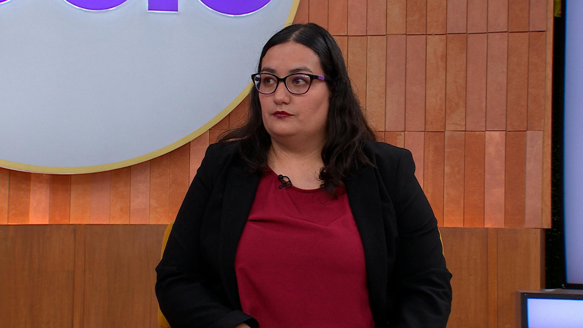 ¡Lo aceptó viudo y con un hijo! Ana está harta de la exesposa difunta de Javier