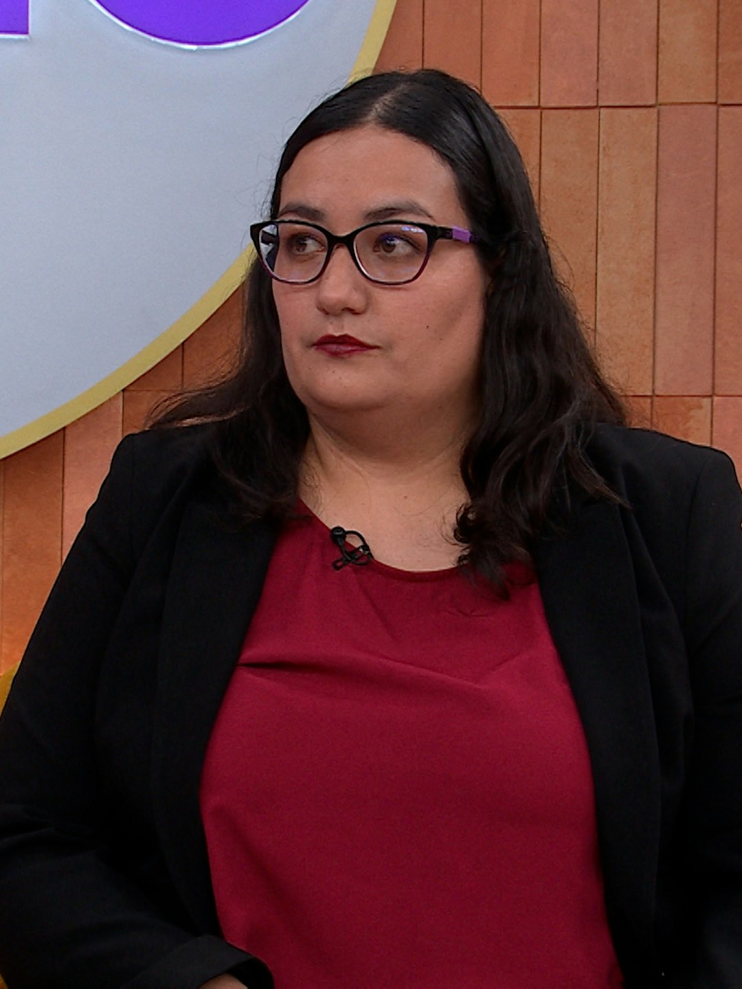 ¡Lo aceptó viudo y con un hijo! Ana está harta de la exesposa difunta de Javier