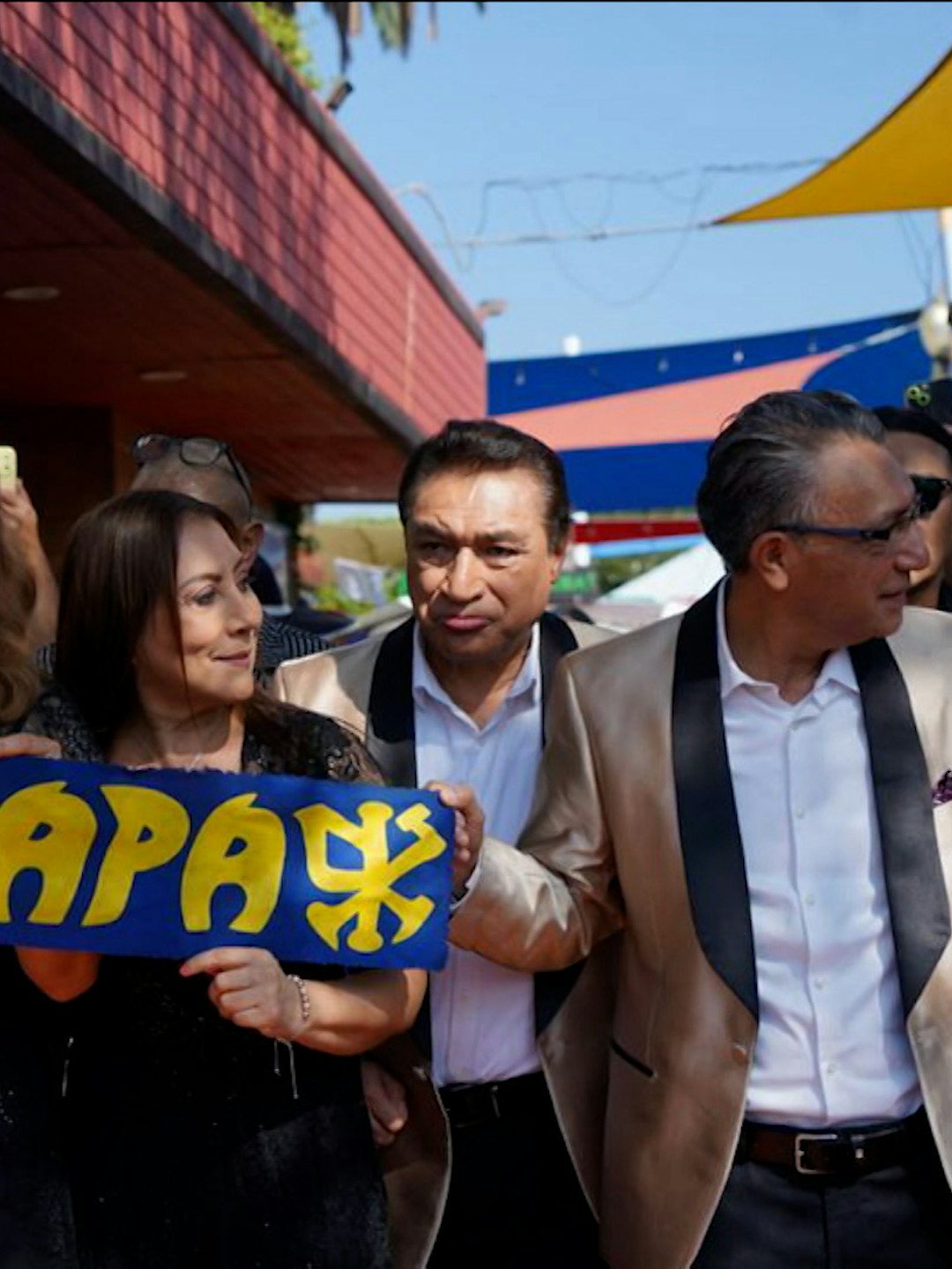 ¡Los Ángeles Azules Square! Así bautizaron una importante intersección en California