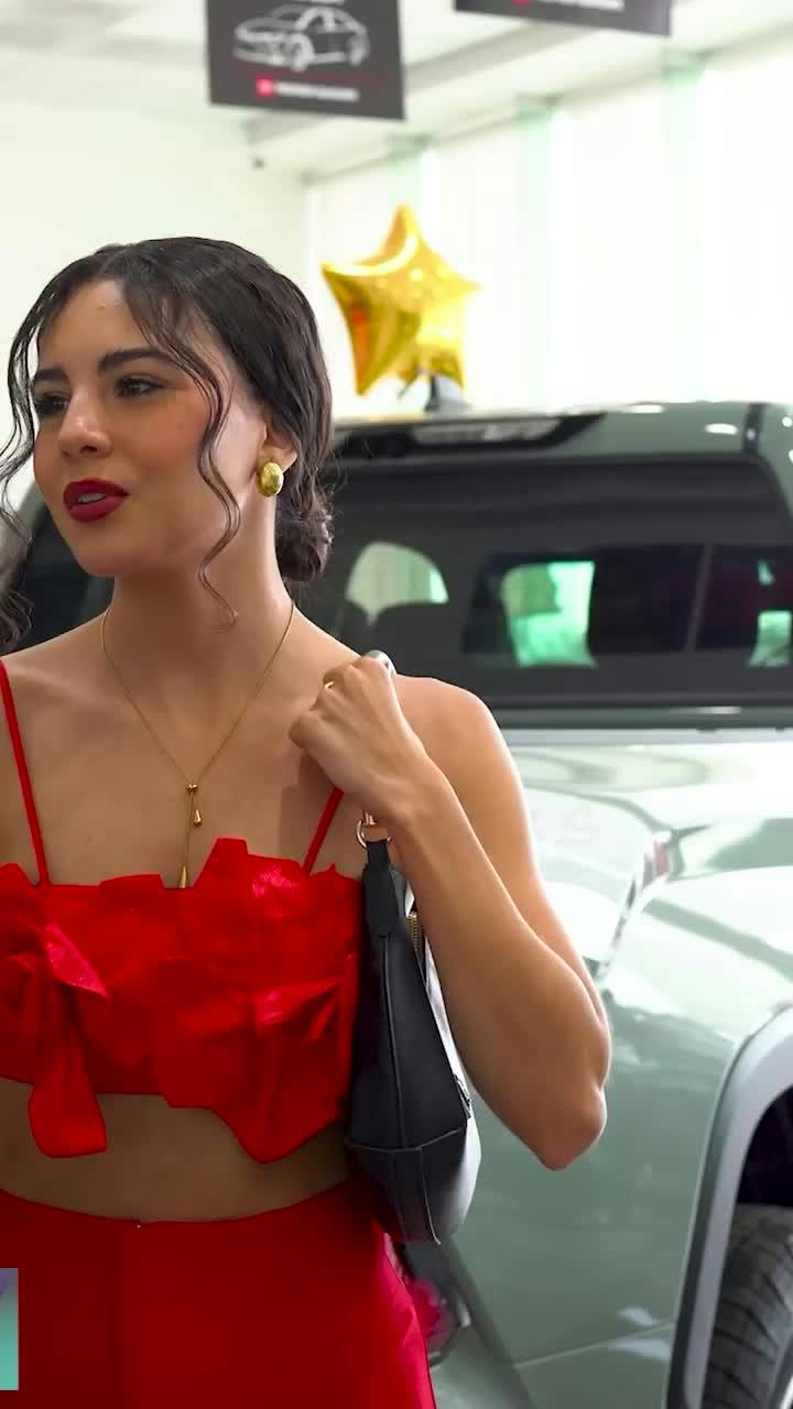 Parte 2 | No soportaba ver a su mejor amiga en un auto lujoso