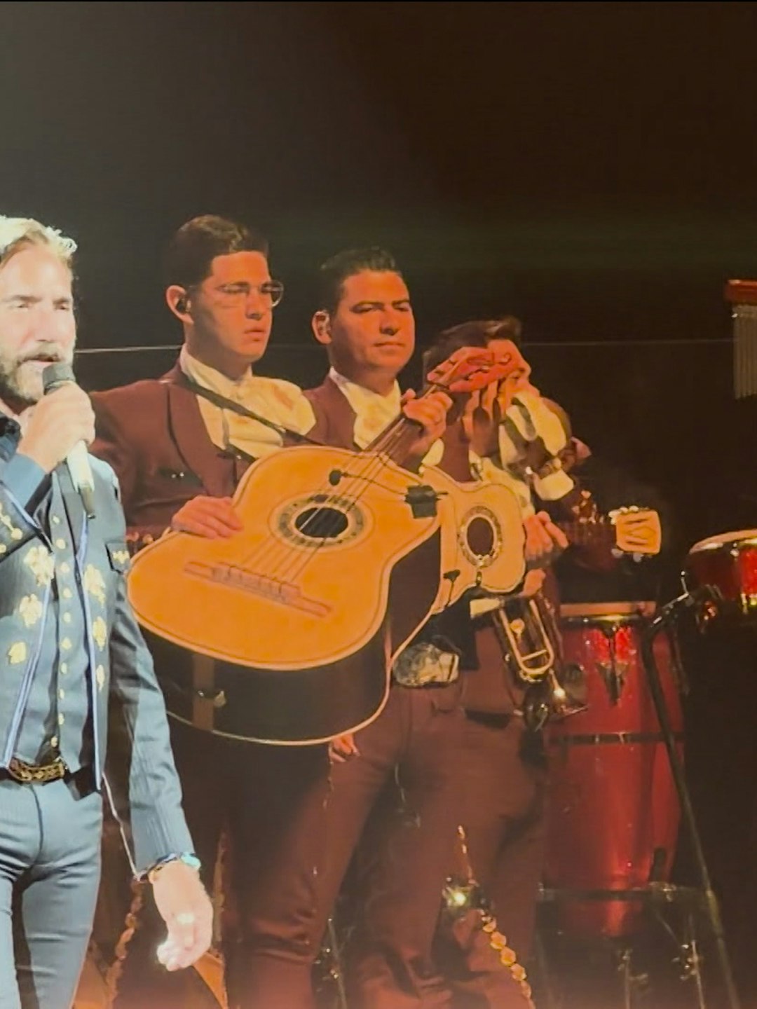 “¡Viva México!”; Alejandro Fernández hace vibrar Las Vegas con su tradicional concierto patrio