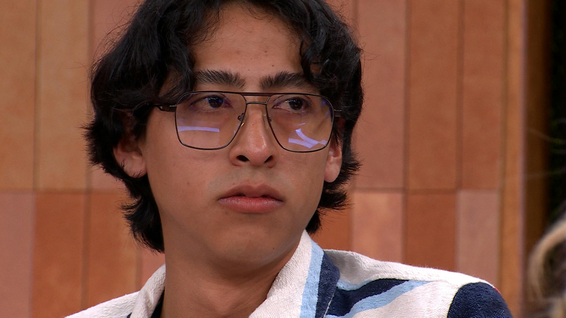 ¡Parece que estorba! Roberto acusa a su mamá de tratar mal a su abuelo