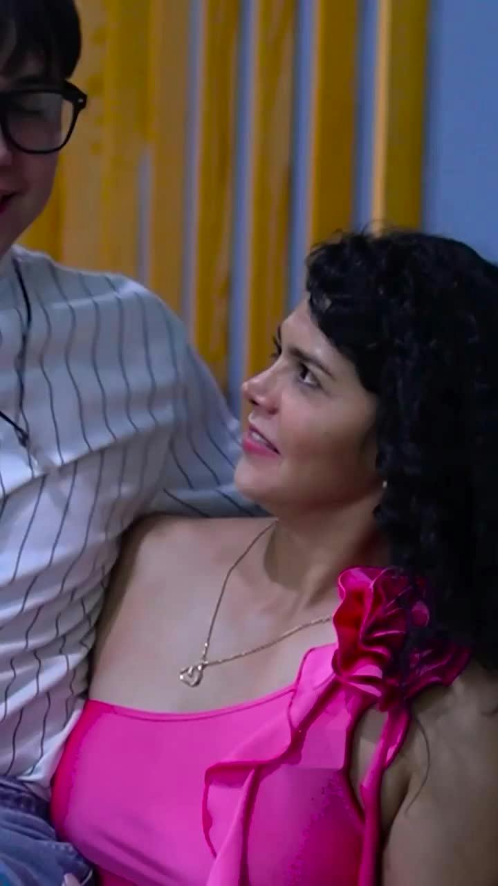 Parte 4 | Le pagó a una mujer mayor para enamorar a su hijo
