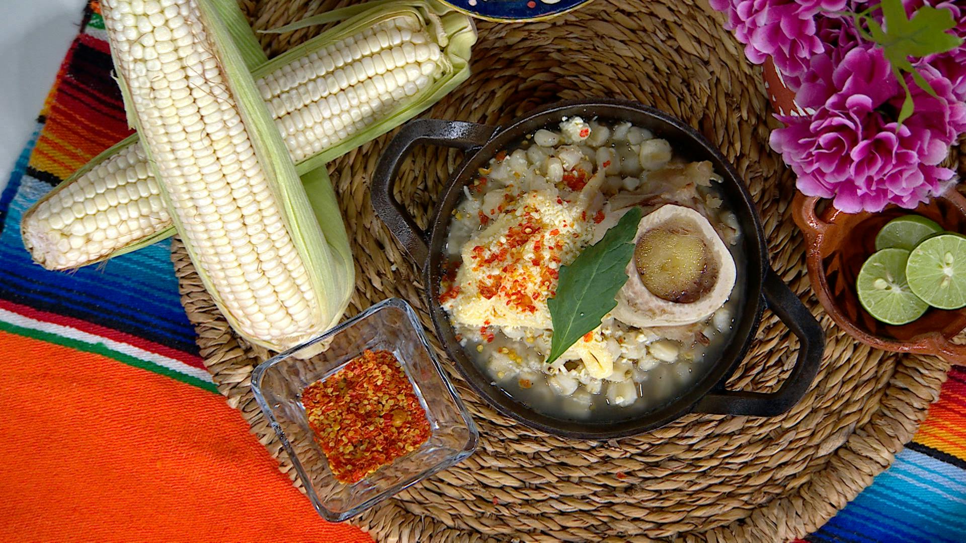 ¡Feliz Día del Maíz! Consiente a tu familia con unos deliciosos esquites con tuétano