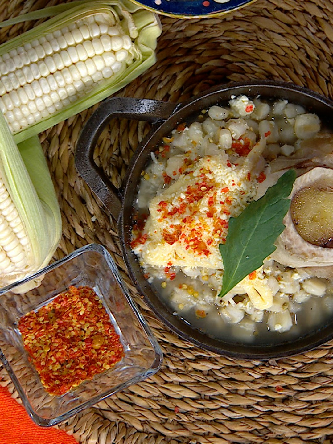 ¡Feliz Día del Maíz! Consiente a tu familia con unos deliciosos esquites con tuétano
