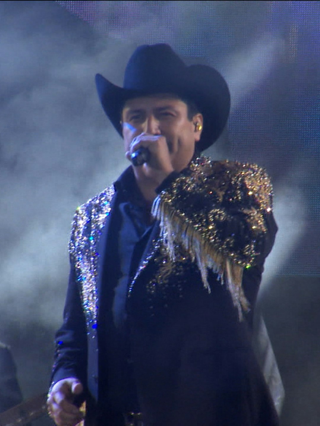 ¡Así celebró veinte años de trayectoria Julión Álvarez en Guadalajara!