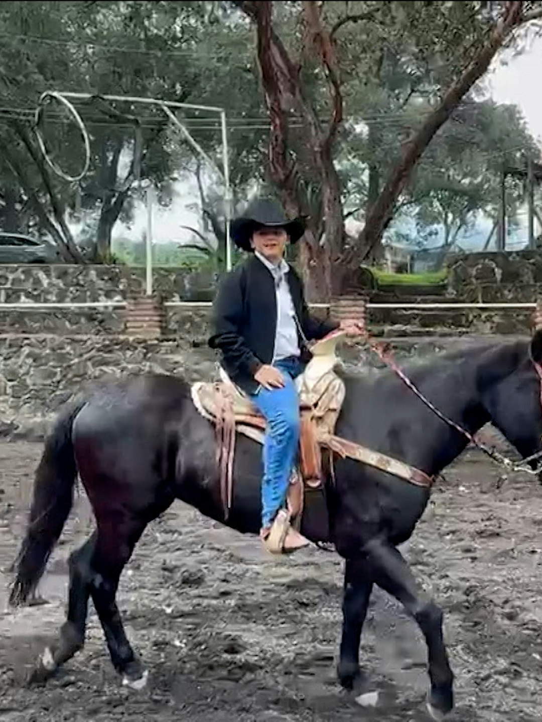 Día Mundial de los Animales de Granja: Así es un día cuidando conejos y caballos en Finca Santa Cruz