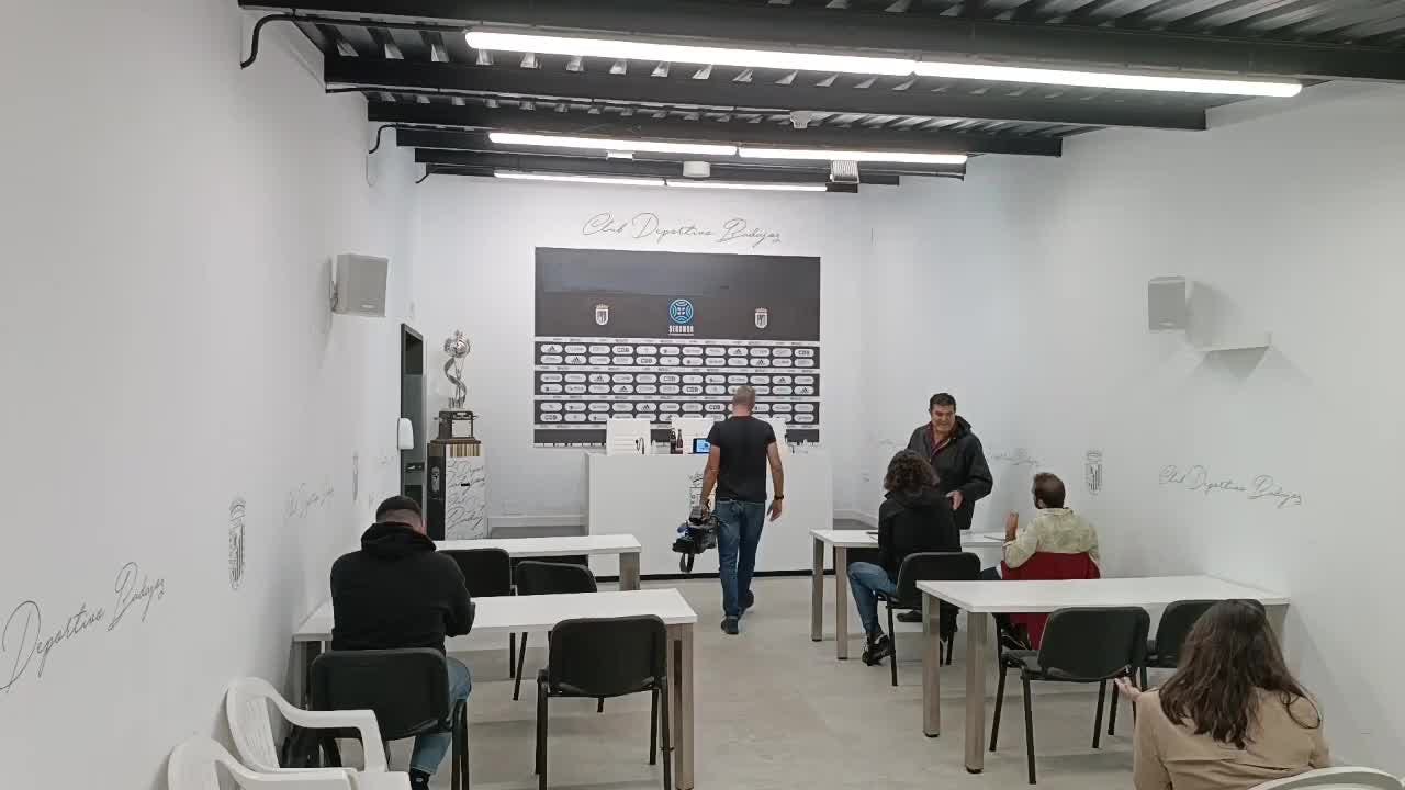 PRESENTACIÓN IÑAKI ALONSO, NUEVO ENTRENADOR DEL CD BADAJOZ