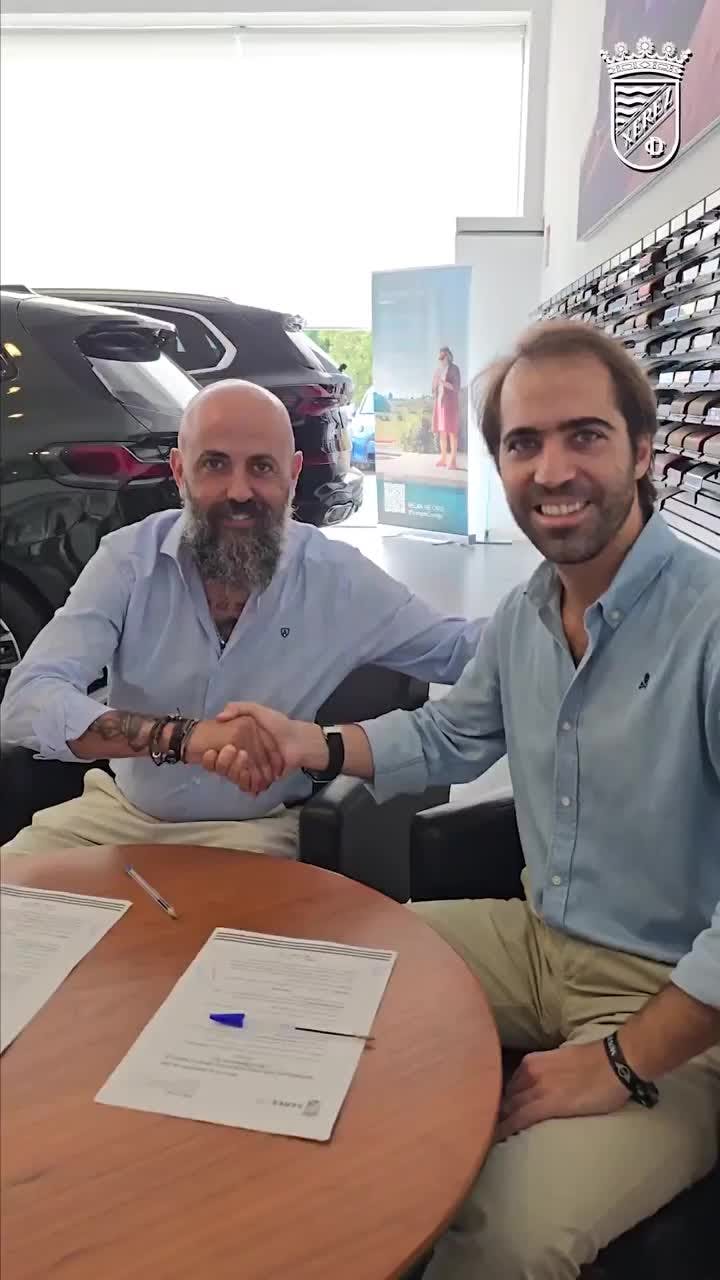 Entrega de coche oficial al Xerez CD por BMW Movitransa