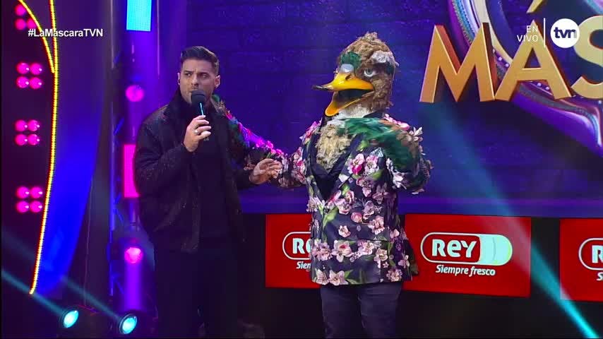 Show 1: Cosmix se convierte en el primer desenmascarado