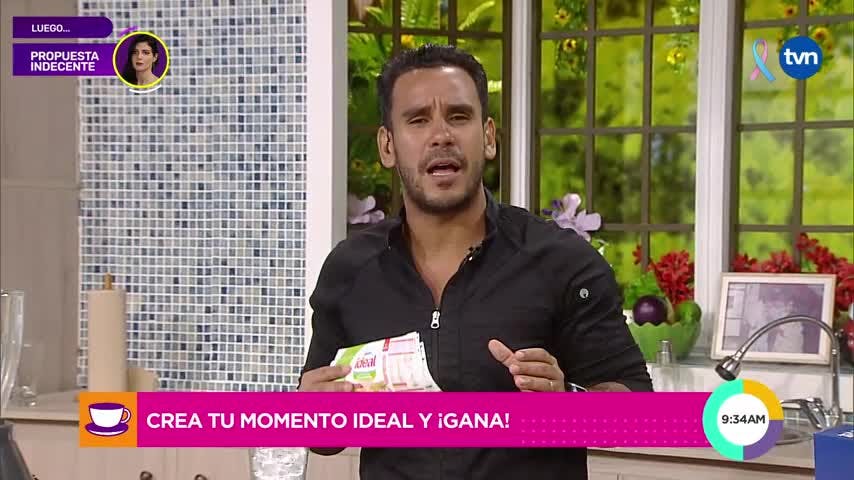 Prepara un batido de fresa y banano