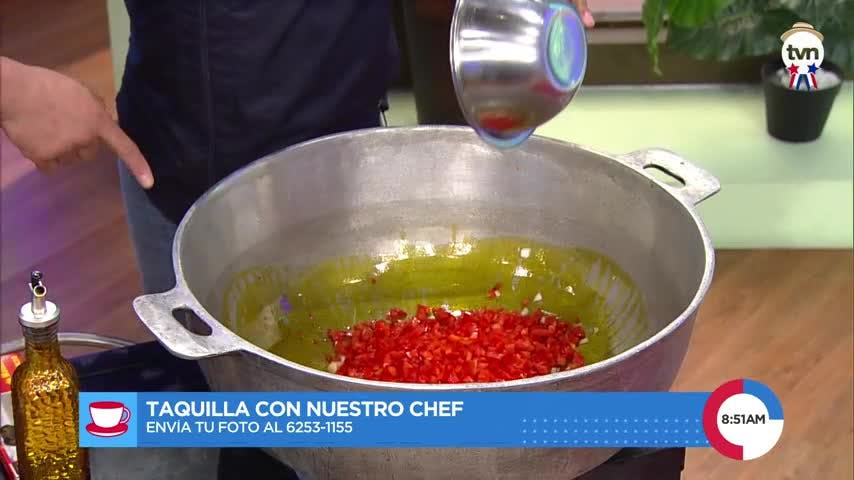 Prepara un arroz con pollo y ensalada de papa