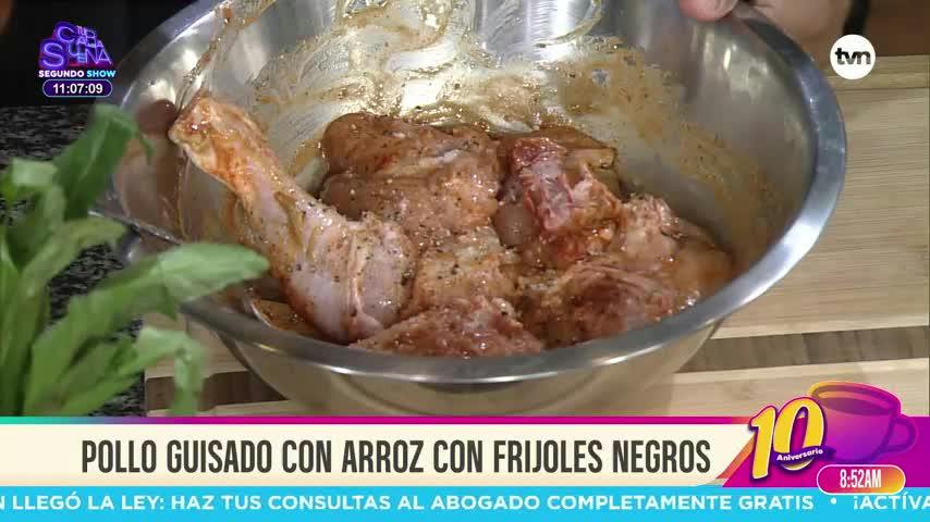 Cocina con Alexis: Pollo guisado con arroz con frijoles negros 